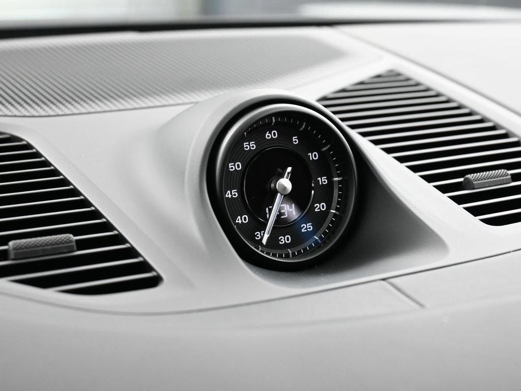 Certified 2026 Porsche Cayenne E-Hybrid Coupe AWD/4WD image 20