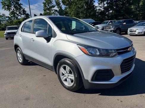 Used 2019 Chevrolet Trax LS w/ LPO, Cargo Package FWD image 7