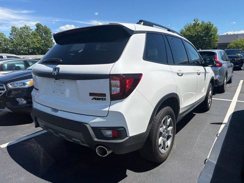 Used 2023 Honda Passport TrailSport image 3