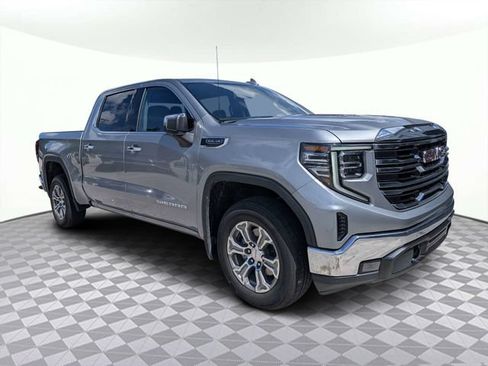 Used 2025 GMC Sierra 1500 SLT RWD image 2