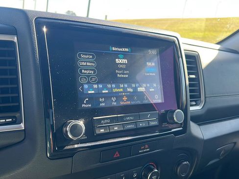 Used 2022 Nissan Frontier SV w/ Technology Package RWD image 24