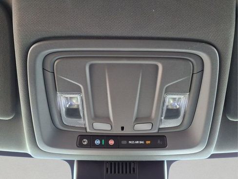 Used 2022 Chevrolet Silverado 1500 Custom image 20