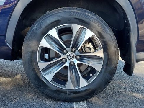 Used 2022 Toyota Highlander XLE image 31