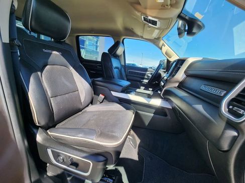 Used 2019 RAM 1500 Laramie image 17