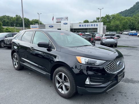 Certified 2023 Ford Edge SEL w/ Convenience Package AWD/4WD image 4