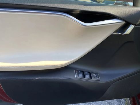Used 2012 Tesla Model S Performance image 12