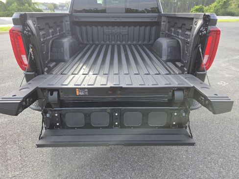New 2026 GMC Sierra 1500 AT4 w/ AT4 Premium Package AWD/4WD image 23