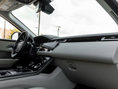 Used 2019 Land Rover Range Rover Velar S image 41