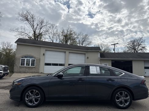 Used 2024 Honda Accord EX image 8