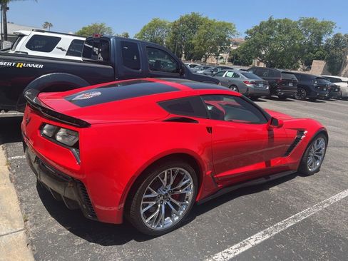 Used 2015 Chevrolet Corvette Z06 w/ 3LZ Preferred Equipment Group RWD image 5