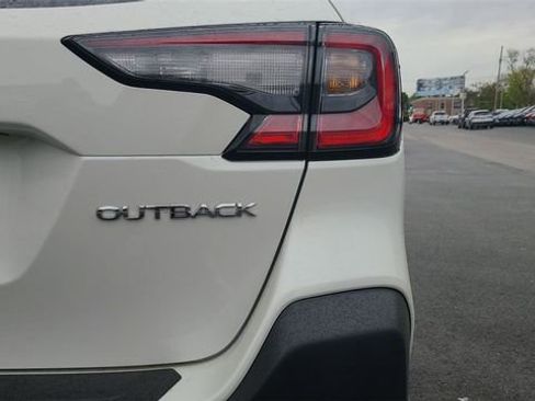 Certified 2025 Subaru Outback Premium AWD/4WD image 12