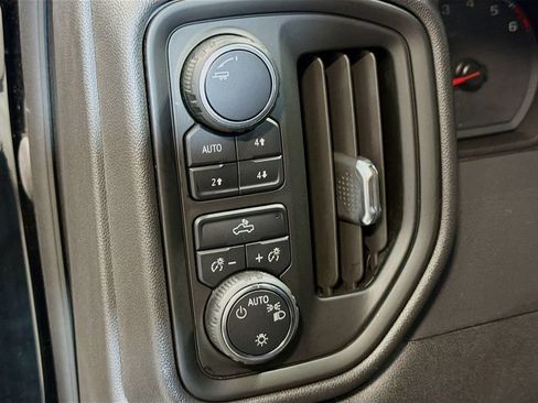 Used 2022 Chevrolet Silverado 1500 Custom Trail Boss AWD/4WD image 9