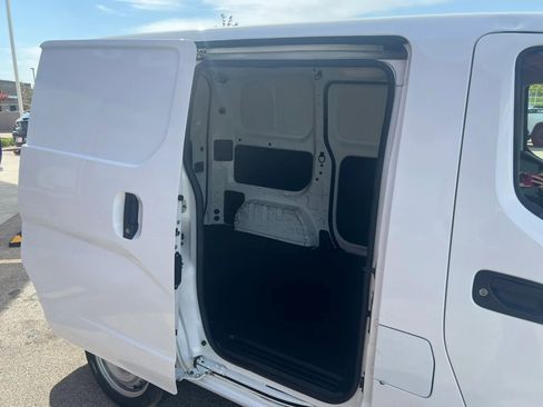Used 2020 Nissan NV200 S FWD image 8