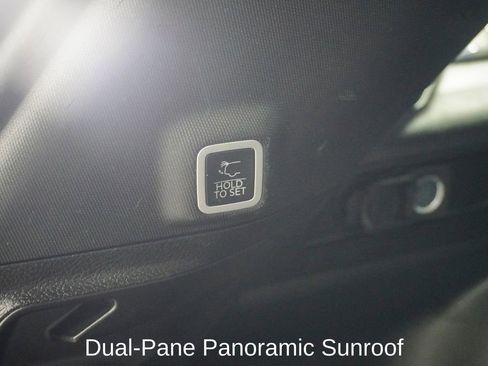 Used 2024 Jeep Grand Cherokee Limited w/ Luxury Tech Group II image 7