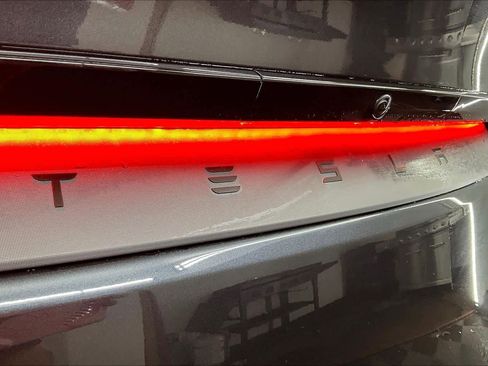 Used 2026 Tesla Model Y AWD image 27