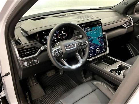 Used 2026 GMC Acadia Elevation w/ Elevation Premium Package AWD/4WD image 16
