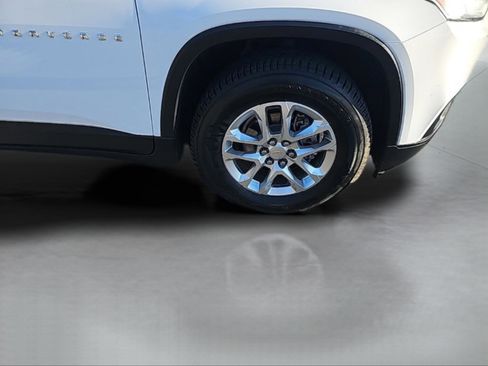 Used 2021 Chevrolet Traverse LS image 15