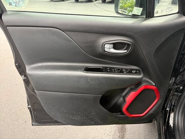 Used 2023 Jeep Renegade Trailhawk AWD/4WD image 17