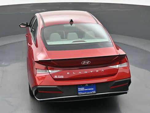 Certified 2025 Hyundai Elantra Sport image 38