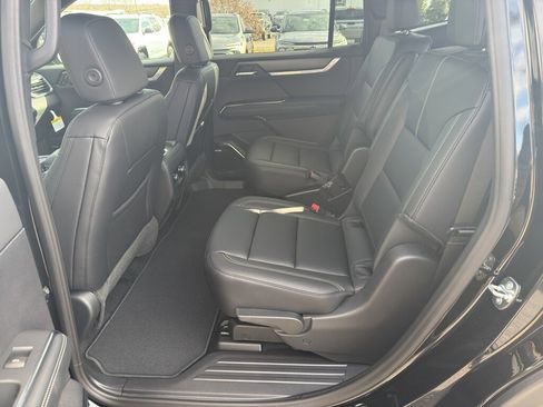 New 2026 GMC Acadia Elevation w/ Elevation Premium Package image 18