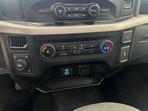 Used 2022 Ford F150 XLT image 14