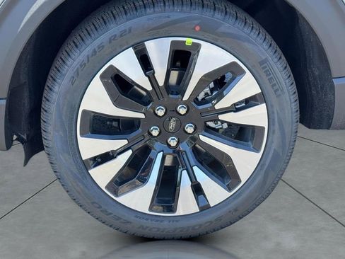 New 2026 Ford Explorer Platinum AWD/4WD image 4