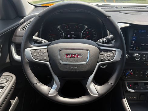 Used 2022 GMC Terrain SLT w/ Infotainment Package II FWD image 10