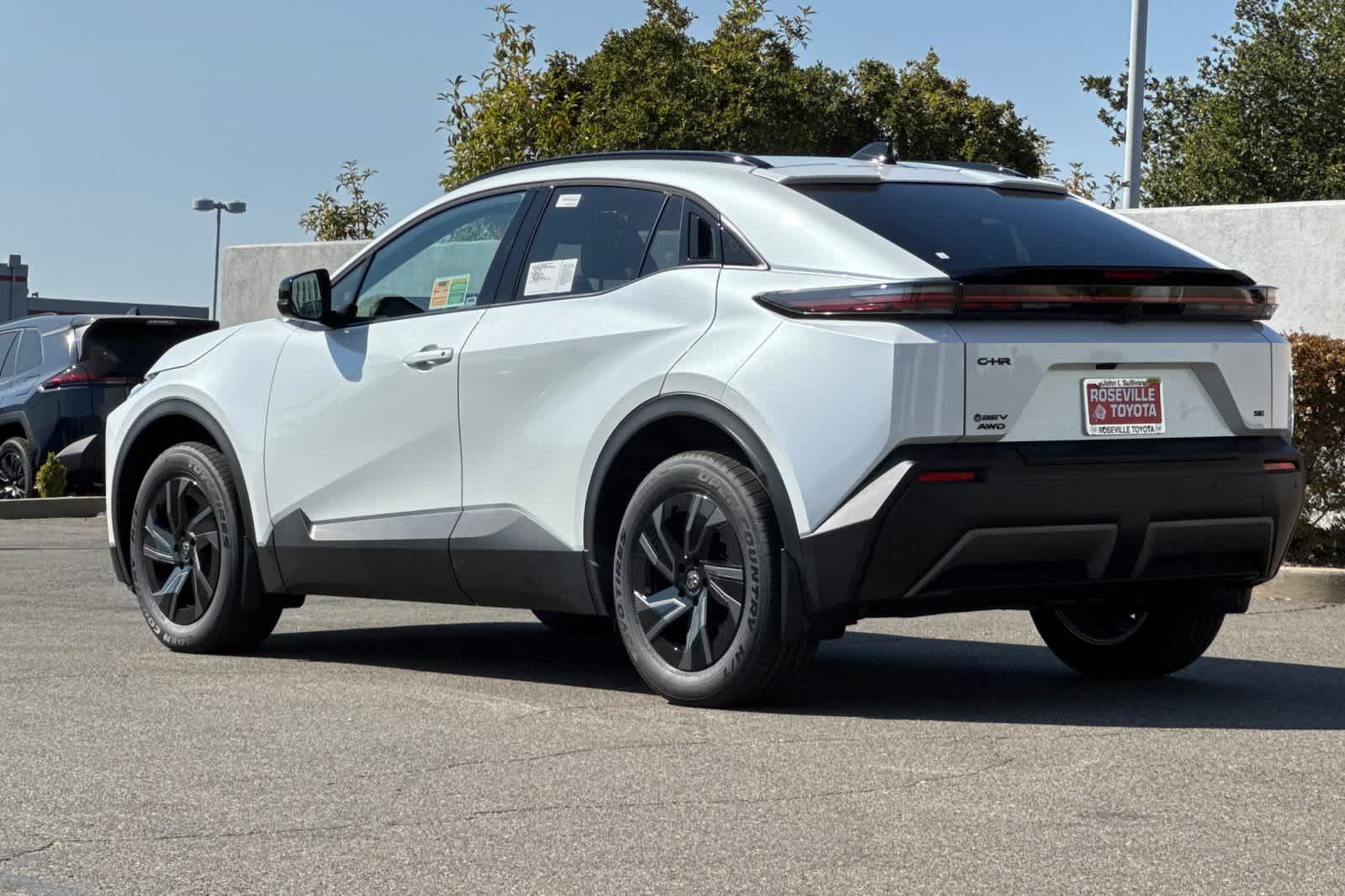 Used 2026 Toyota C-HR AWD/4WD image 6