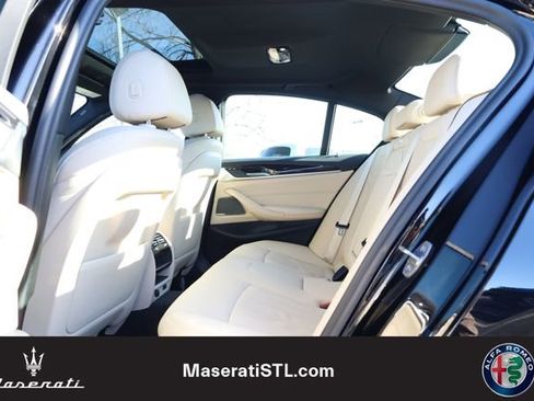 Used 2023 BMW 530i xDrive w/ Premium Package image 23