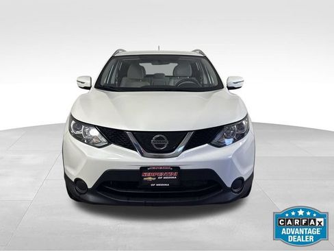 Used 2018 Nissan Rogue Sport SV AWD/4WD image 2