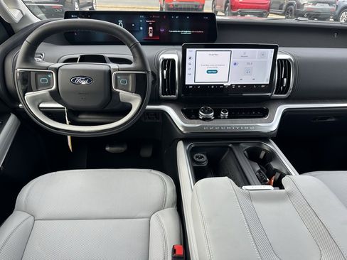 New 2025 Ford Expedition Max Platinum w/ Platinum Ultimate Package image 4