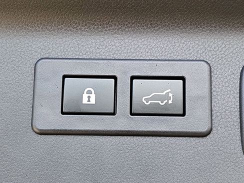 Certified 2025 Subaru Forester Premium AWD/4WD image 16