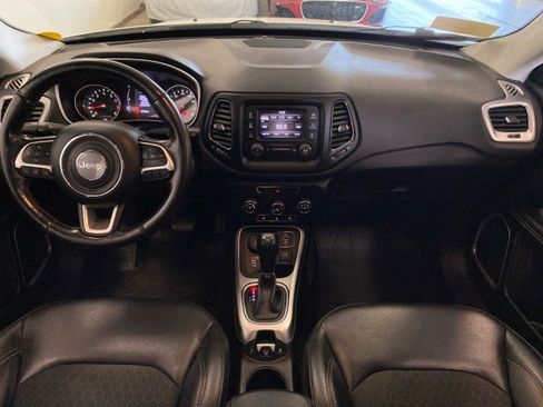 Used 2018 Jeep Compass Latitude w/ Cold Weather Group AWD/4WD image 11