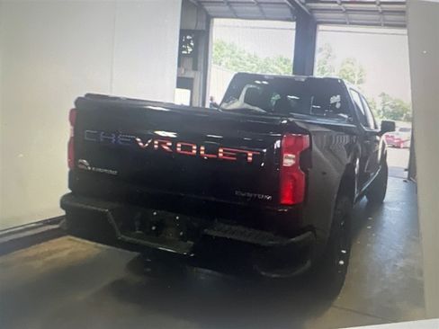 Used 2019 Chevrolet Silverado 1500 Custom w/ Custom Value Package RWD image 4