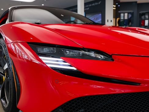 Used 2023 Ferrari SF90 Stradale AWD/4WD image 28