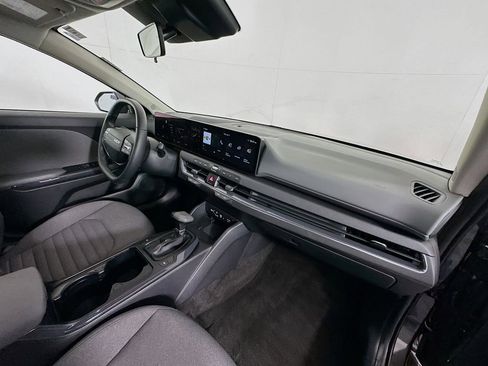 Used 2025 Kia K4 EX image 26