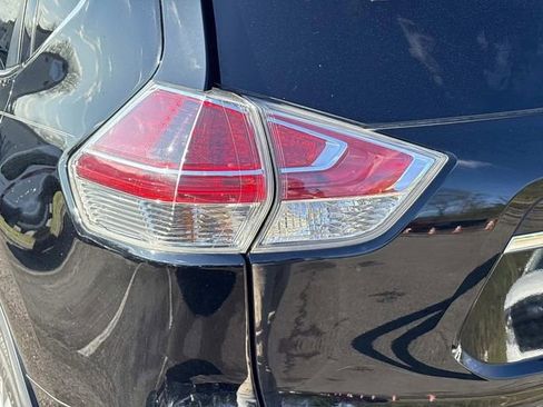 Used 2015 Nissan Rogue SV image 11