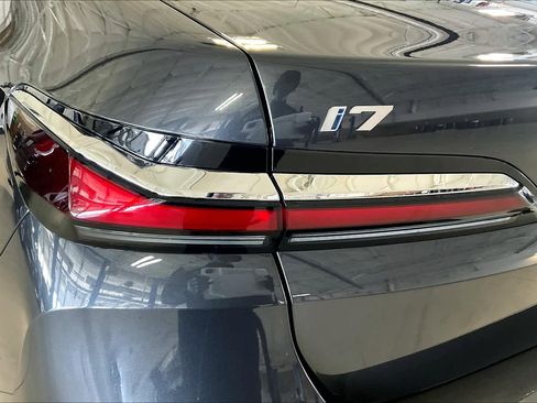 Used 2025 BMW i7 eDrive50 image 14