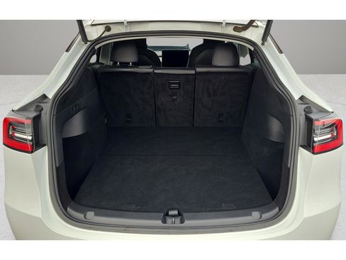 Used 2020 Tesla Model Y Long Range image 24