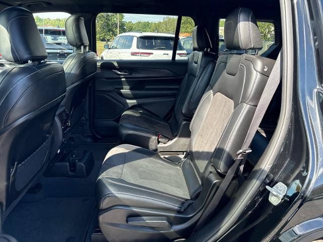Used 2023 Jeep Grand Cherokee L Laredo AWD/4WD image 18