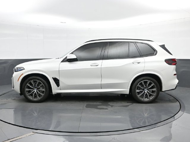 Used 2025 BMW X5 xDrive40i w/ M Sport Package AWD/4WD image 6
