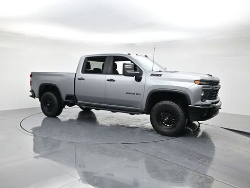 Used 2024 Chevrolet Silverado 2500 Custom w/ Z71 Off-Road Package image 3