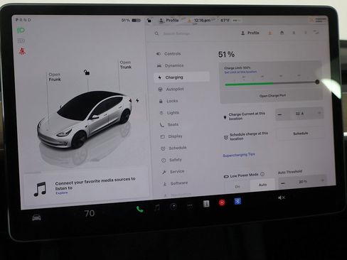 Used 2022 Tesla Model 3 Standard Range image 37