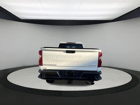 Used 2022 Chevrolet Silverado 2500 Custom w/ Custom Convenience Package AWD/4WD image 4