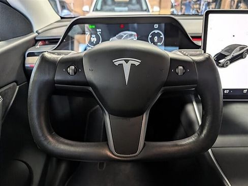 Used 2021 Tesla Model Y Long Range AWD/4WD image 19