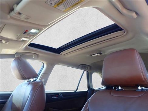 Used 2019 Subaru Outback 3.6R Touring image 15