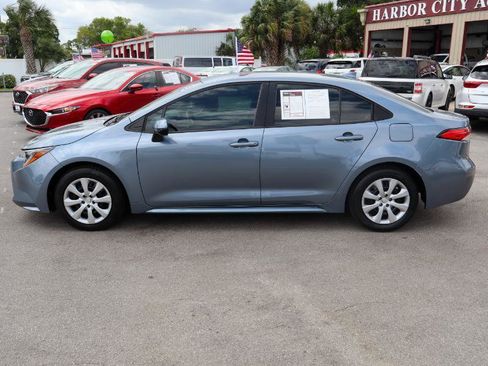 Used 2022 Toyota Corolla LE FWD image 2