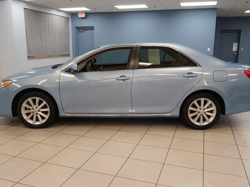 Used 2012 Toyota Camry XLE FWD image 2