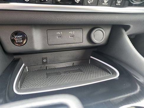 Used 2025 Nissan Rogue Platinum FWD image 17