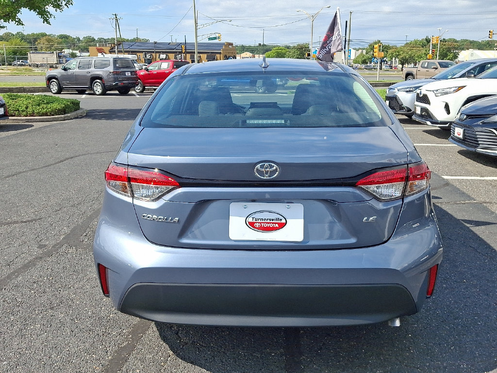 Used 2026 Toyota Corolla LE FWD image 5